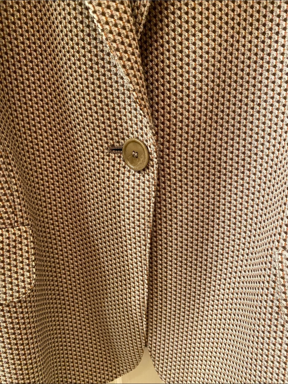 Akris Punto Light Beige/ Black/ Rust Check Blazer • Size 8 - Picture 7 of 14